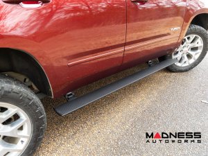 GMC Yukon Side Steps - Power Running Boards - Rough Country - E-Boards